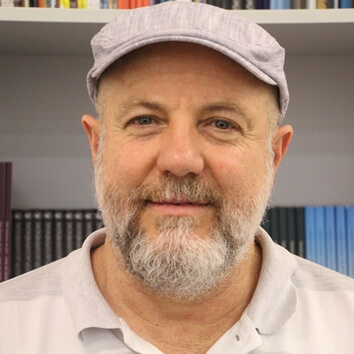 Professor Liráucio Girardi Jr.